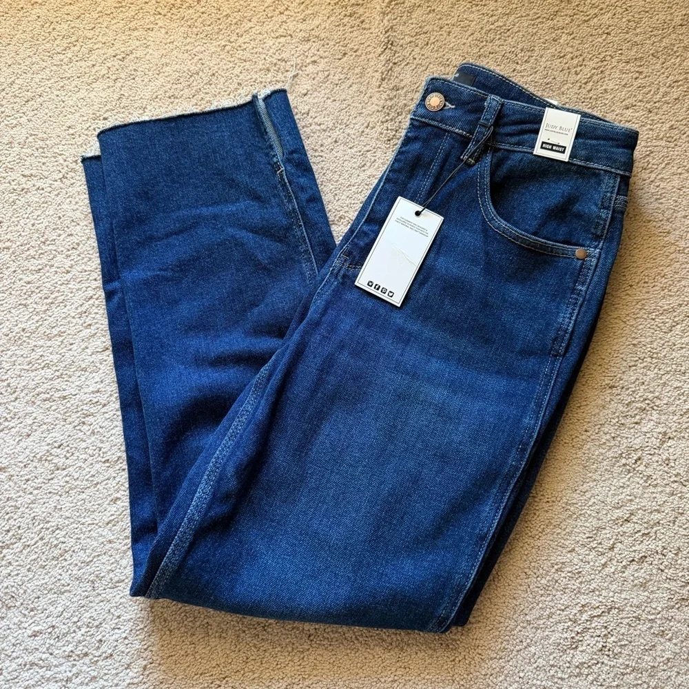 NWT Judy Blue Cropped Straight Raw Slit Hem Jeans 7/28
